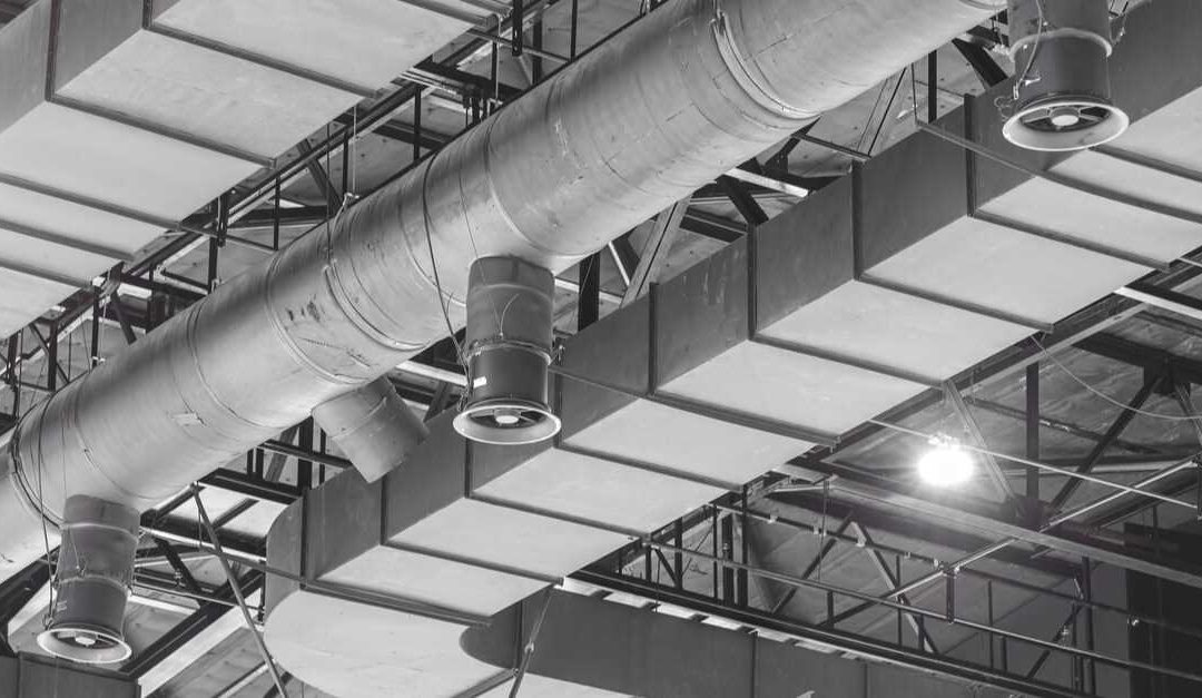 ¿Qué diferencias hay entre un extractor de aire industrial y un ventilador?
